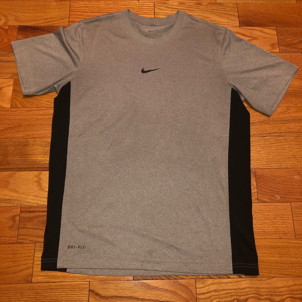 Nike Dri-Fit T-Shirt - Picture 1 of 2